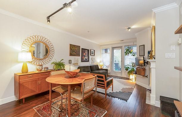 209 3333 W 4th Avenue Kitsilano