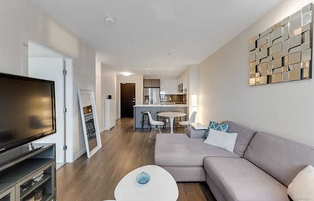 204 202 E 24th Avenue Main