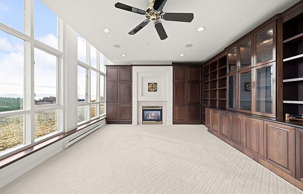 1700 5615 Hampton Place University VW