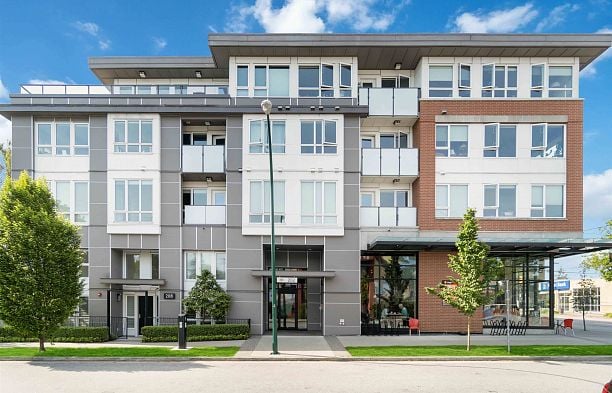 204 202 E 24th Avenue Main