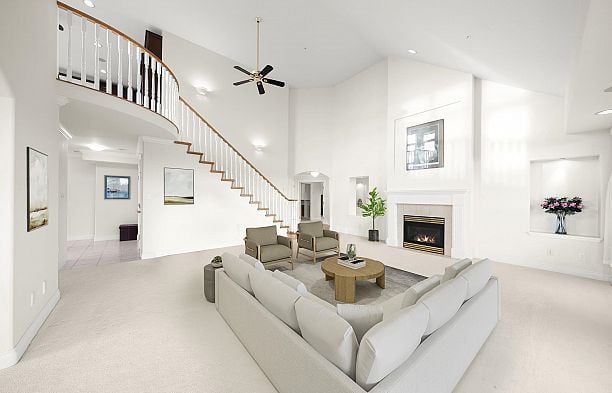 1700 5615 Hampton Place University VW