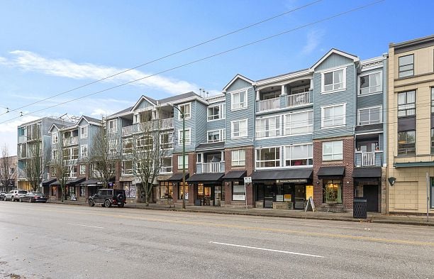 209 3333 W 4th Avenue Kitsilano