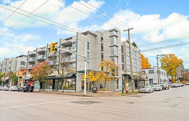 425 2008 Pine Street False Creek