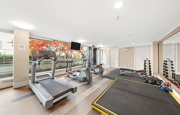 425 2008 Pine Street False Creek