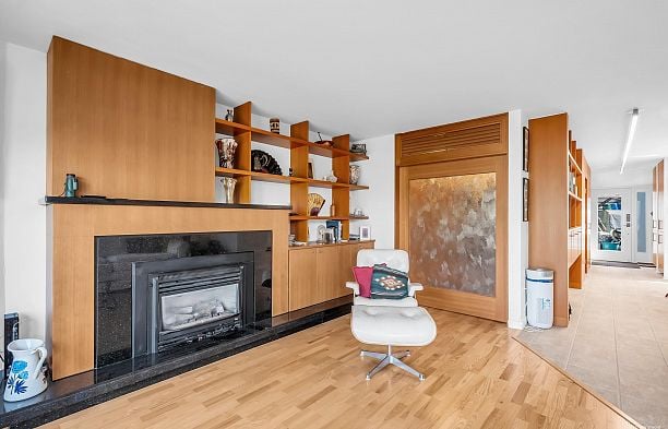 1106 Ironwork Passage False Creek