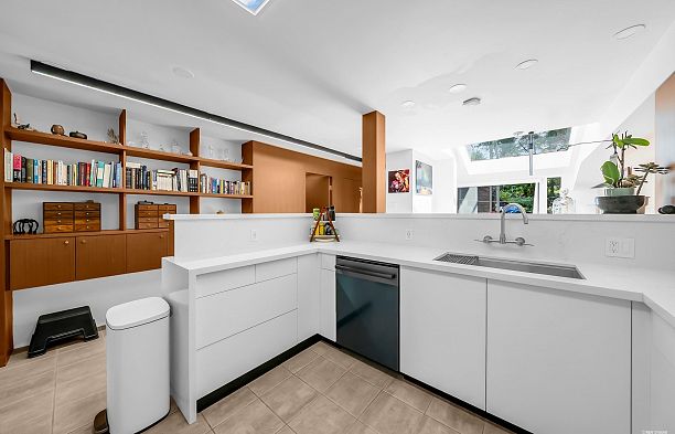 1106 Ironwork Passage False Creek