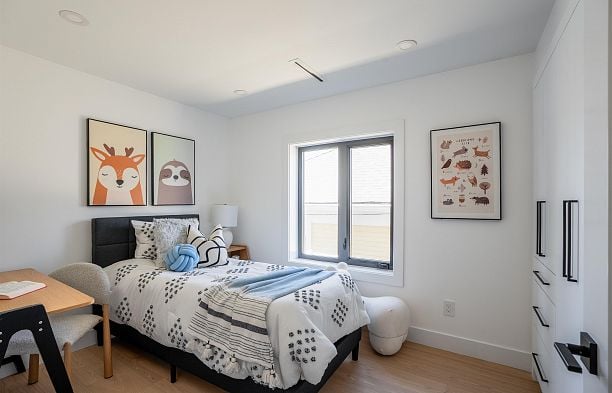 1 356 E 40th Avenue Main