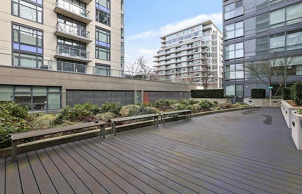 221 159 W 2nd Avenue False Creek