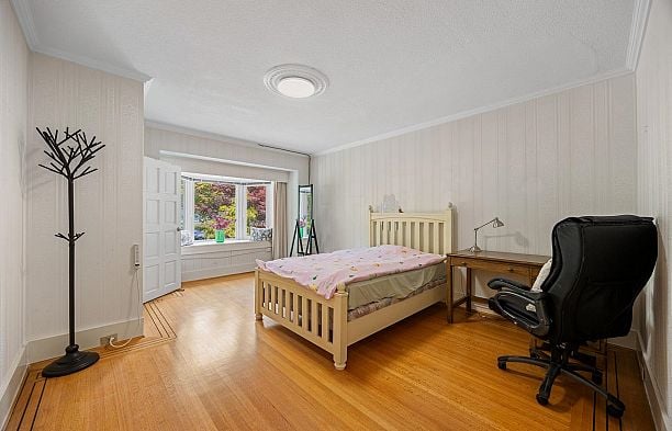 4054 W 31st Avenue Dunbar