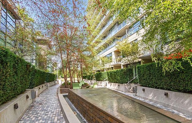 221 159 W 2nd Avenue False Creek