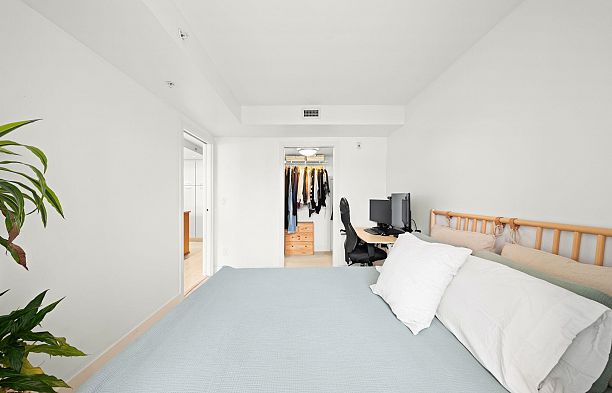 425 2008 Pine Street False Creek