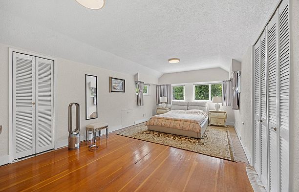 4054 W 31st Avenue Dunbar