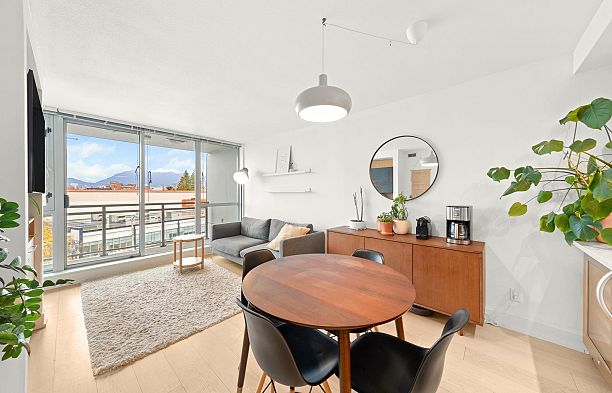 425 2008 Pine Street False Creek