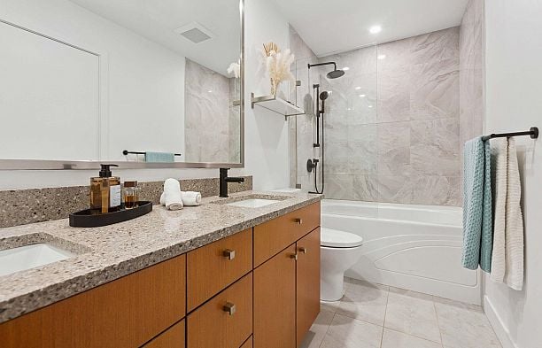 426 3228 Tupper Street Cambie