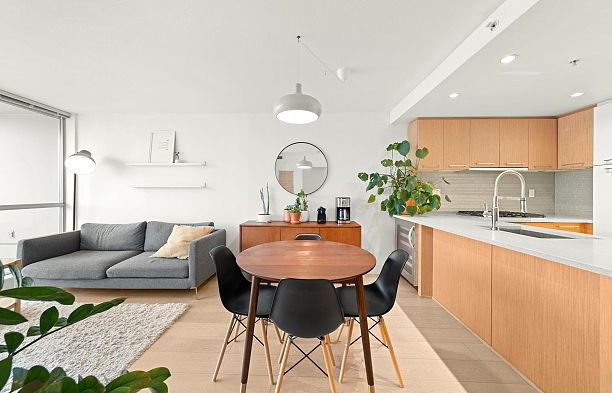 425 2008 Pine Street False Creek