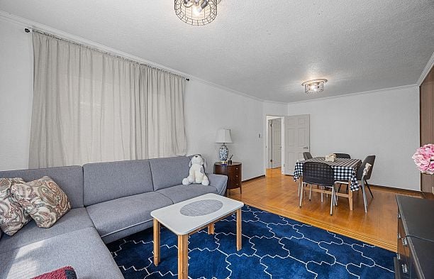 4054 W 31st Avenue Dunbar