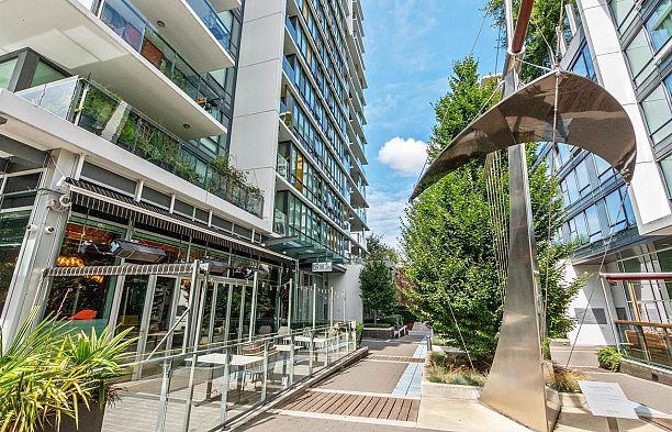 221 159 W 2nd Avenue False Creek