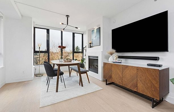 426 3228 Tupper Street Cambie