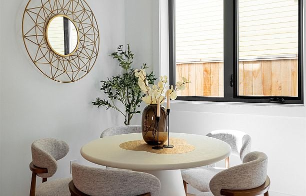 1 356 E 40th Avenue Main