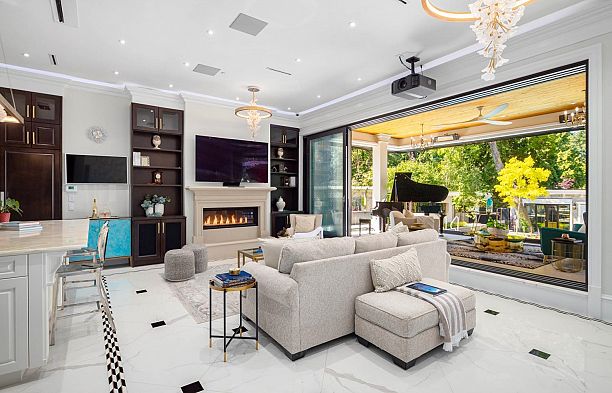 8483 Wiltshire Street S.W. Marine