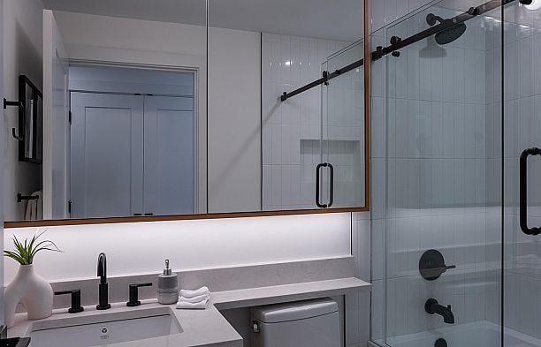 1 356 E 40th Avenue Main