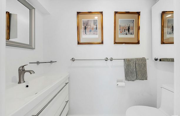 1106 Ironwork Passage False Creek