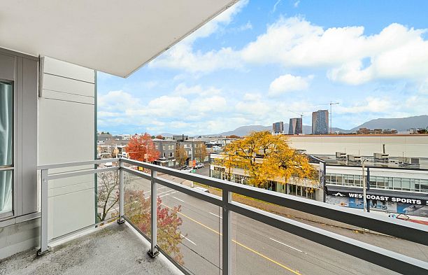 425 2008 Pine Street False Creek