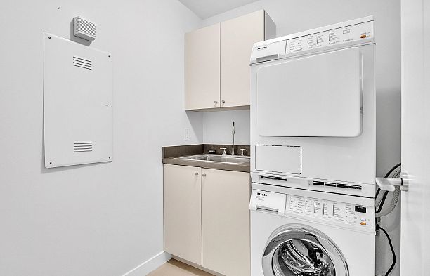 1103 1139 W Cordova Street Coal Harbour