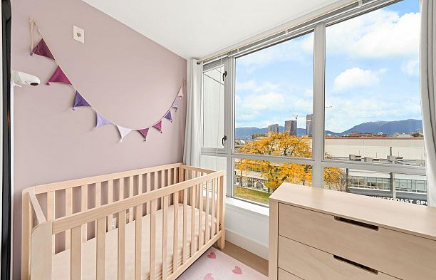 425 2008 Pine Street False Creek