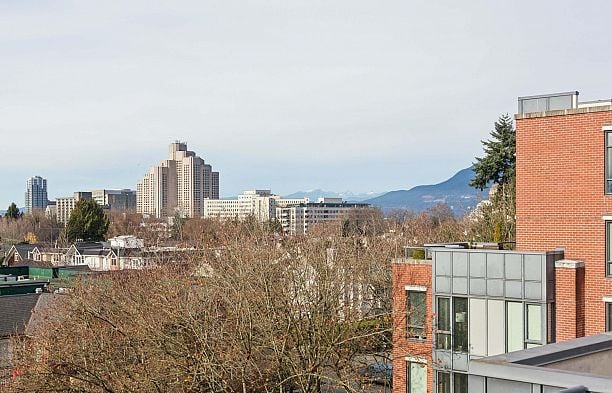 426 3228 Tupper Street Cambie