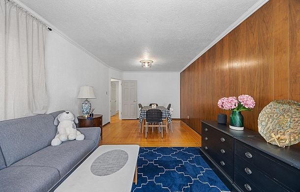 4054 W 31st Avenue Dunbar