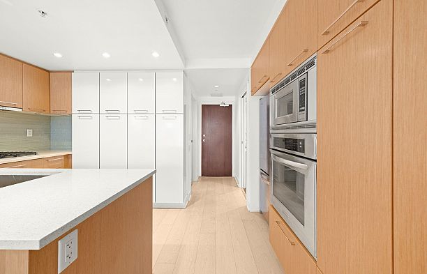 425 2008 Pine Street False Creek