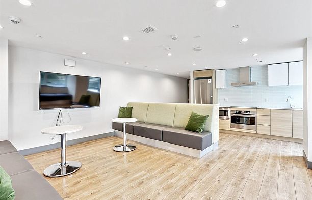 221 159 W 2nd Avenue False Creek