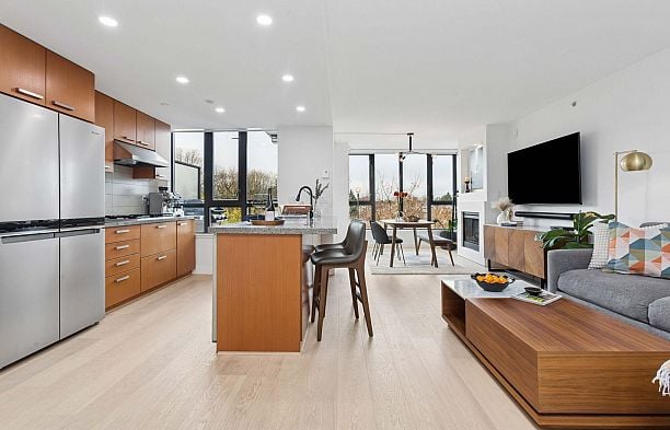 426 3228 Tupper Street Cambie