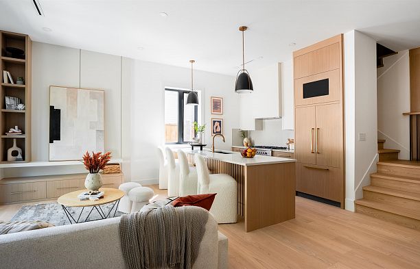 1 356 E 40th Avenue Main