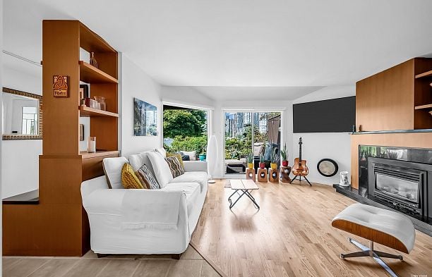 1106 Ironwork Passage False Creek