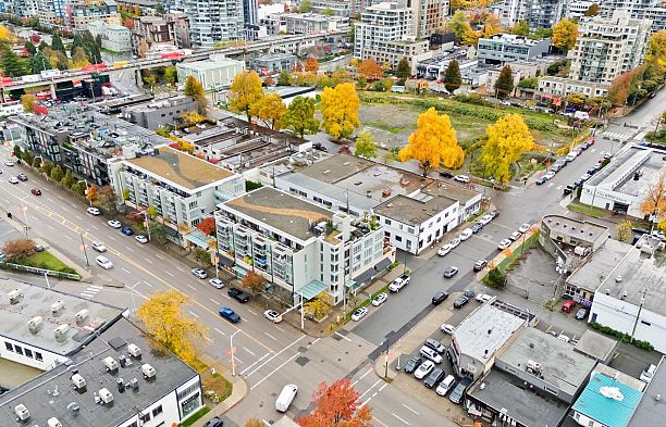 425 2008 Pine Street False Creek