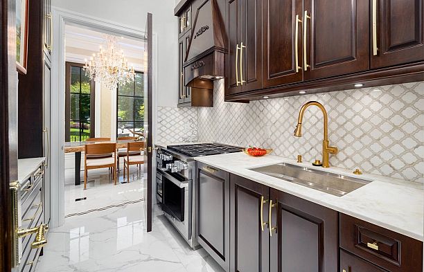 8483 Wiltshire Street S.W. Marine