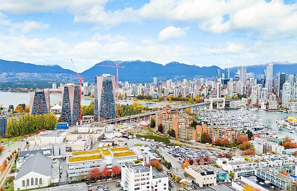 425 2008 Pine Street False Creek