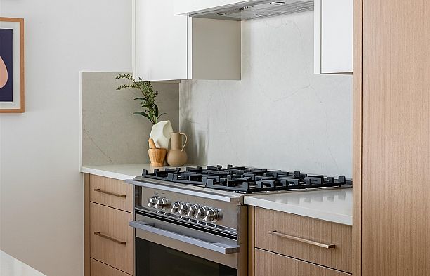 1 356 E 40th Avenue Main