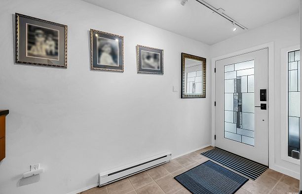 1106 Ironwork Passage False Creek