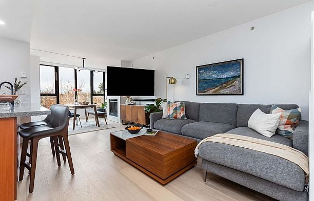 426 3228 Tupper Street Cambie