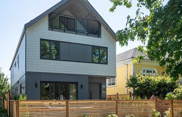 1 356 E 40th Avenue Main