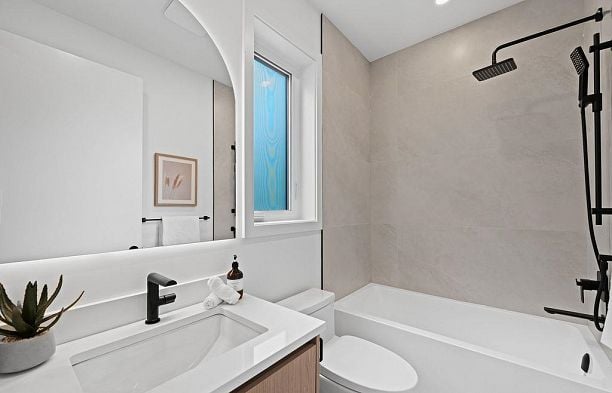 1 3880 W 23rd Avenue Dunbar