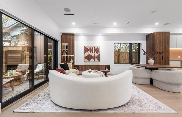 2 273 W 17th Avenue Cambie