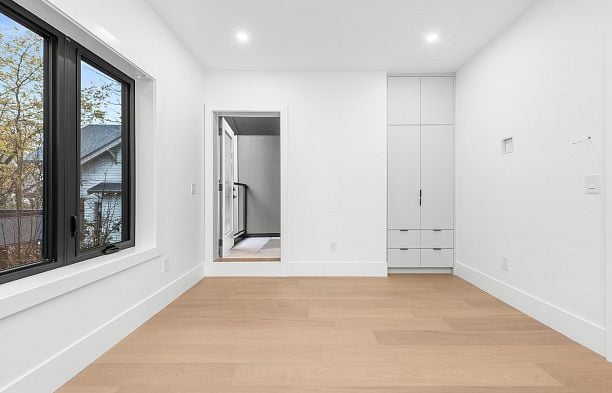 2 273 W 17th Avenue Cambie