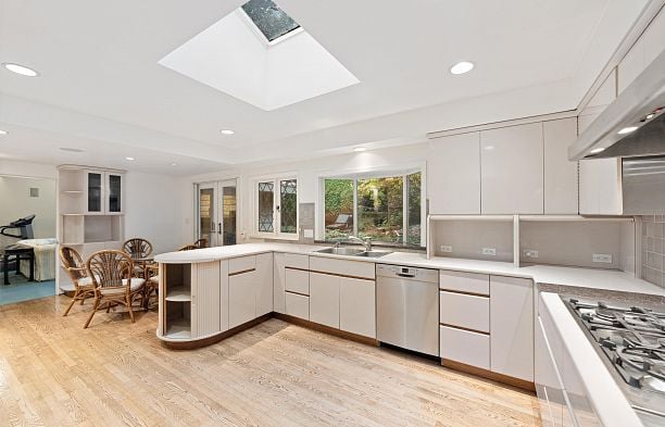 3535 W 47th Avenue Southlands