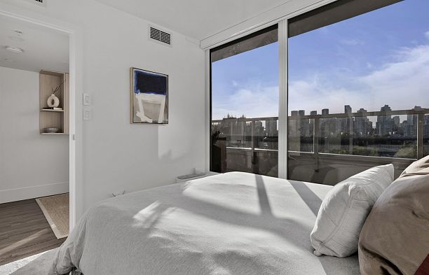 713 1887 Crowe Street False Creek