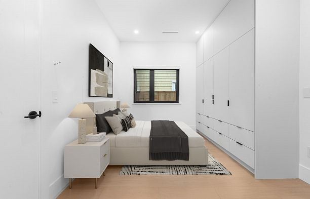 2 273 W 17th Avenue Cambie