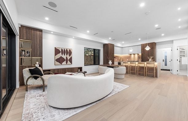 2 273 W 17th Avenue Cambie